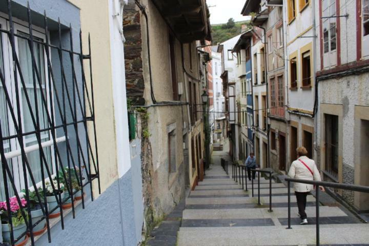 Calle Olavarrieta 16 Bajo Luarca Extérieur photo
